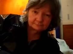 A mature amateur slutwife uses her webcam to playfully rub my rod.